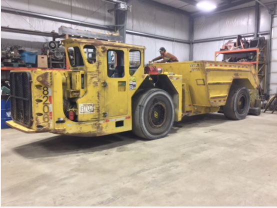 Carregador de Scooptram subterr&acirc;neo.